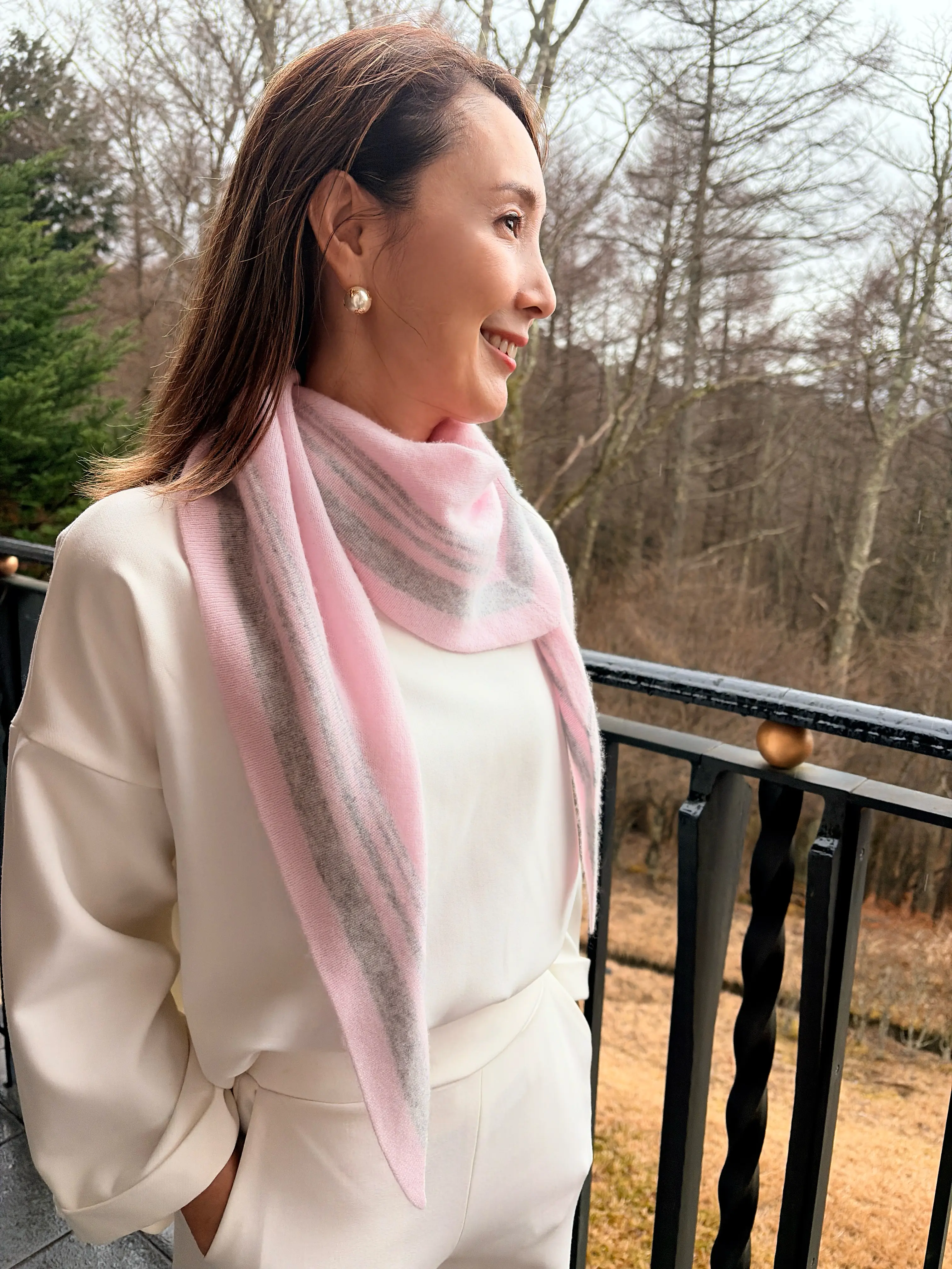 éclat premium通販　カシミヤ三角ストールのセルフスタイリング企画に参加_1_3