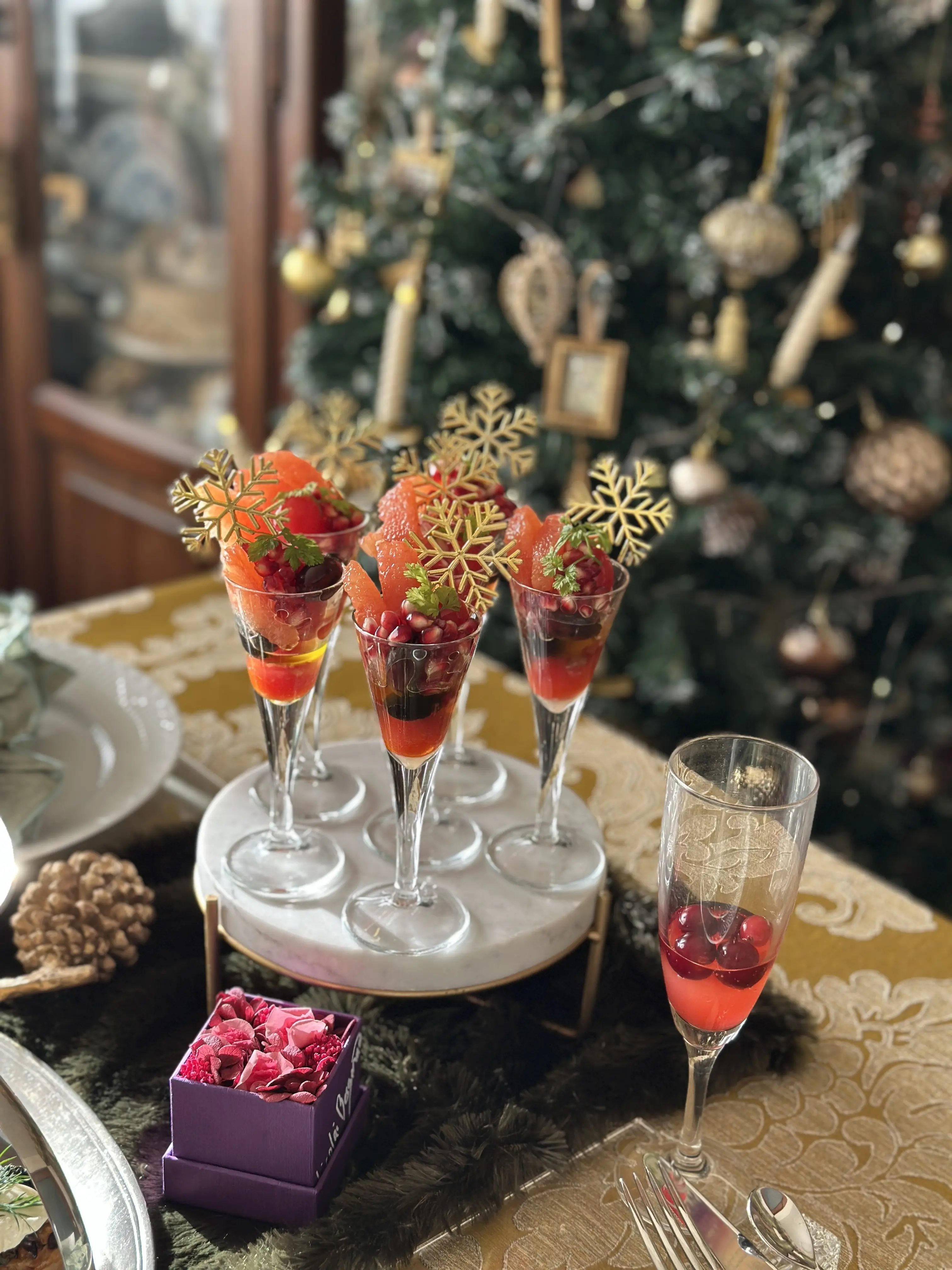 クリスマスカラーとしてZARAの赤トップス❤️を取り入れ、華やか気分で「パテ・ド・カンパーニュ」レッスンへ！_1_6-3