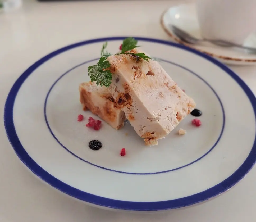 ビストロラテラコッタ　栗といちじくのセミフレッド