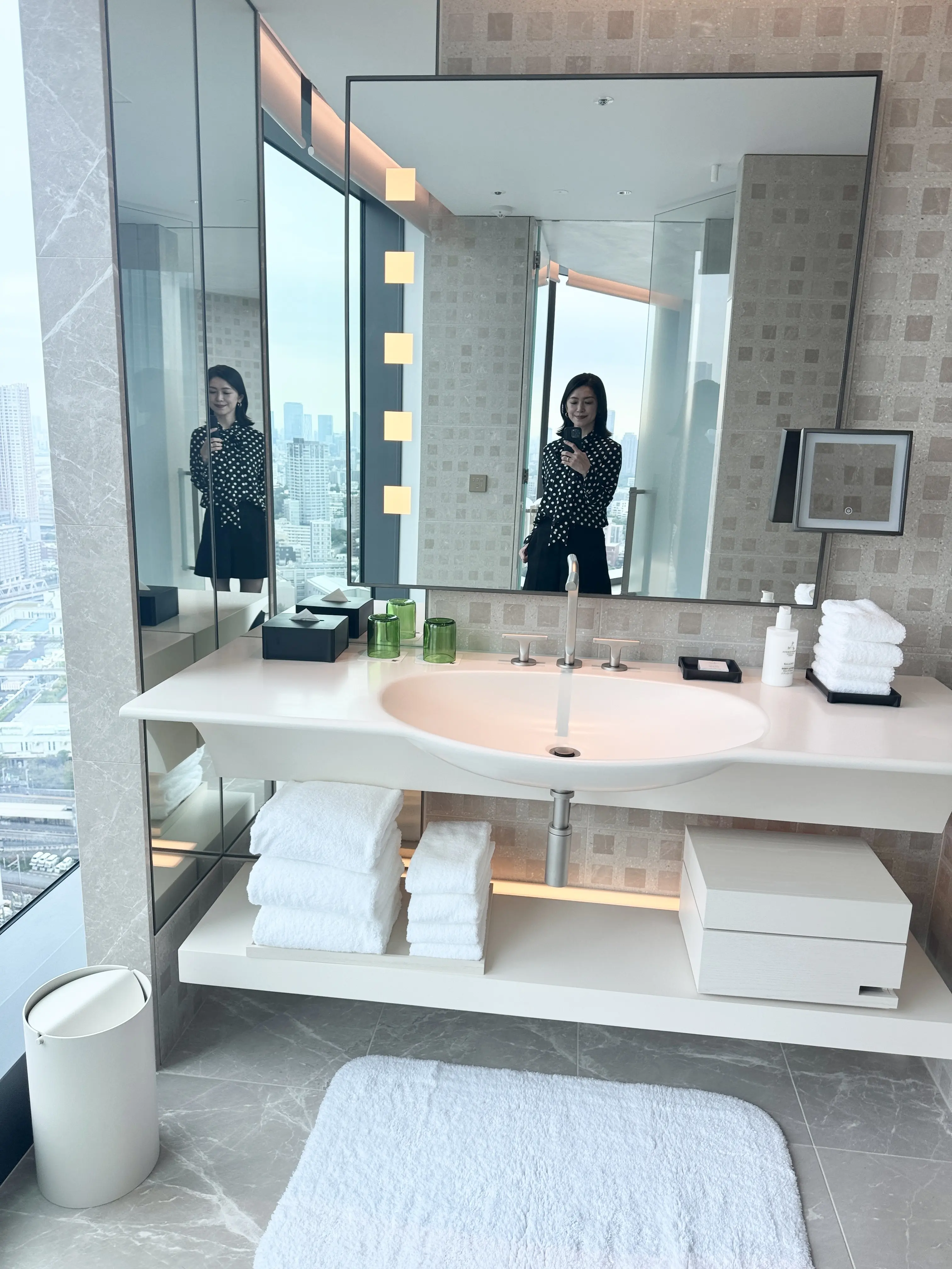 一枚で”華リュクス”なブラウスでホテルステイ✨_1_6