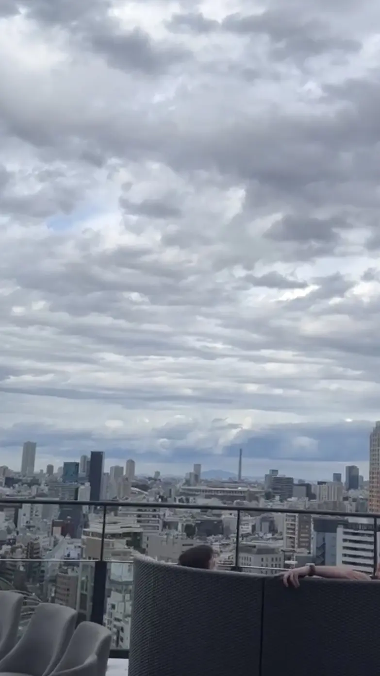 「優美なセミワイドパンツ」コーデで渋谷スカイビューランチ_1_3