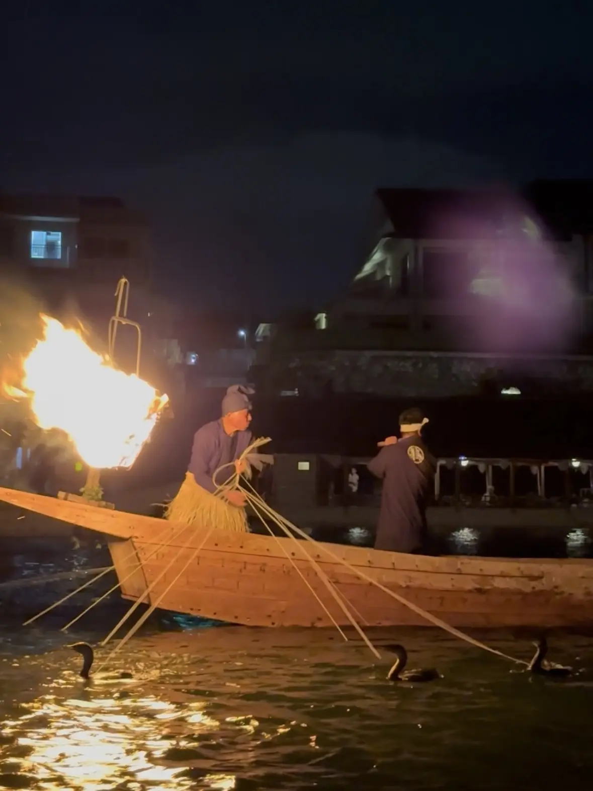 篝火に照らされる幻想的な夜「岐阜・長良川の鵜飼」_1_6
