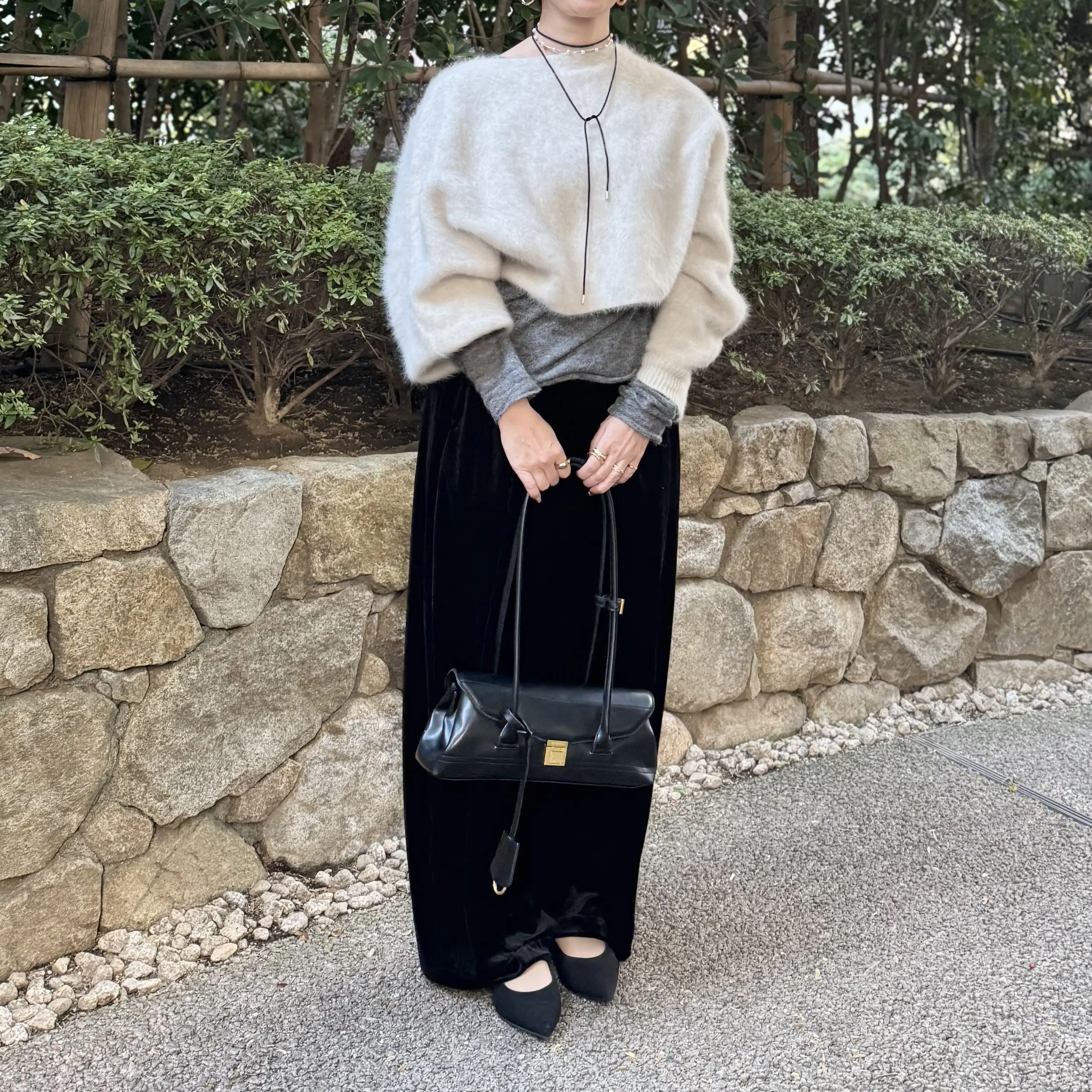 エクラ 華組　根本有加里さん　パンツコーデ　ベロア　カレンソロジー