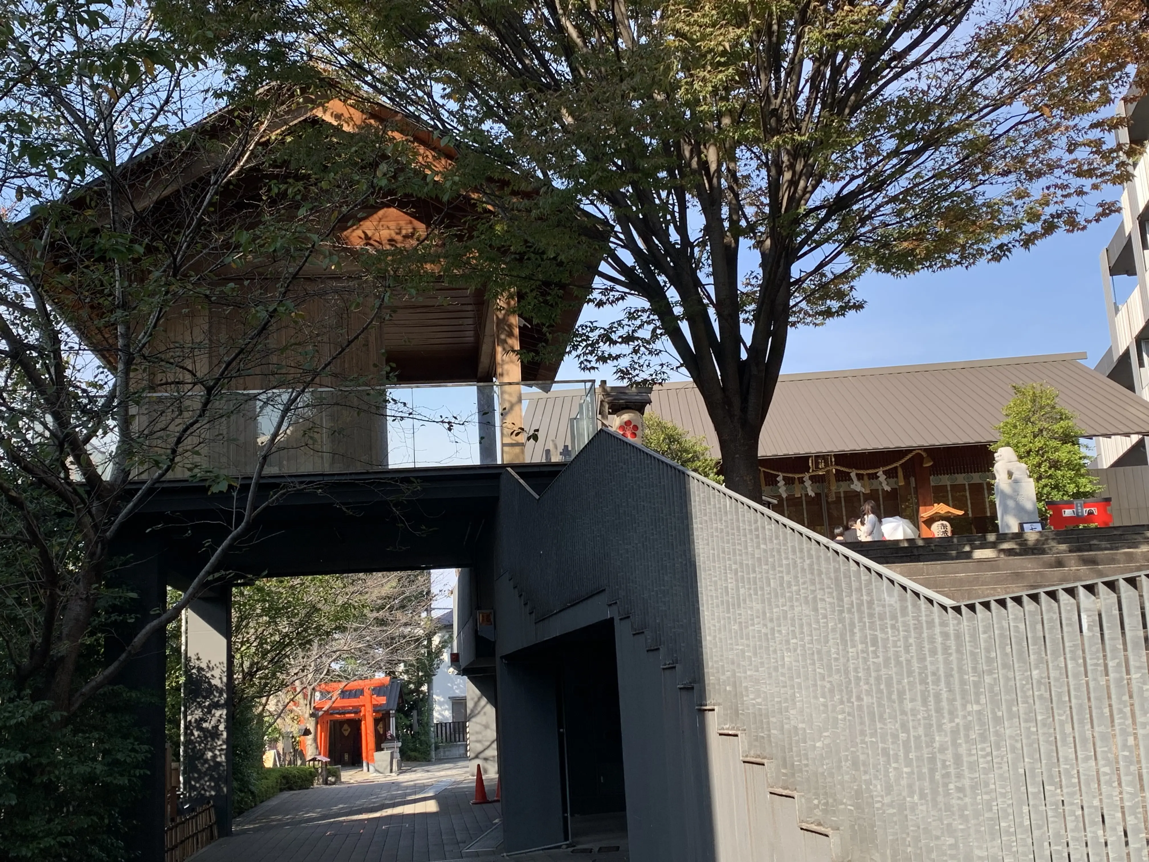 赤城神社奥の通りにあるパワースポット