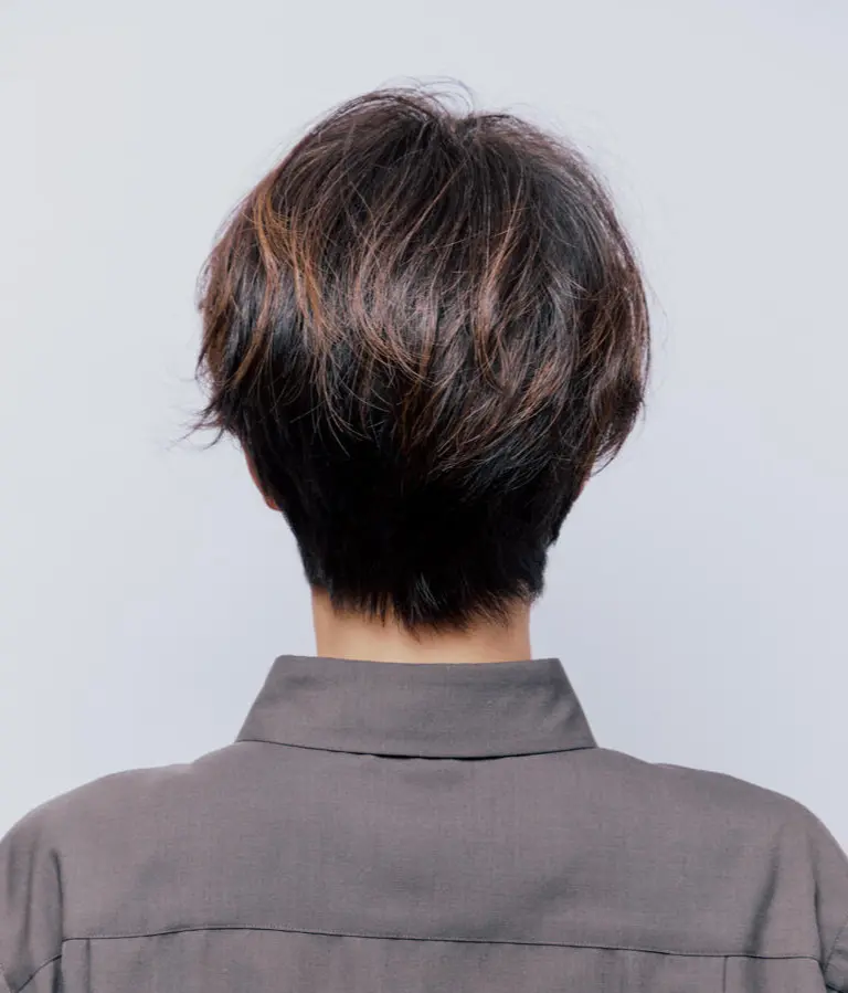 Webエクラ 後から見たショートヘアスタイル