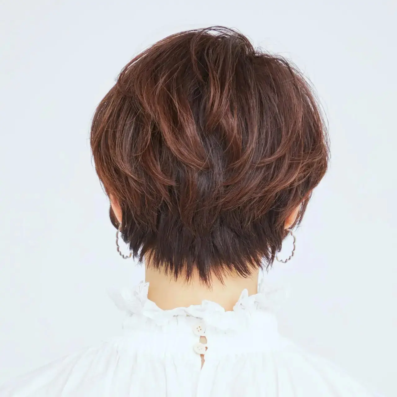 エッジとボリュームバランスが絶妙なショートヘア