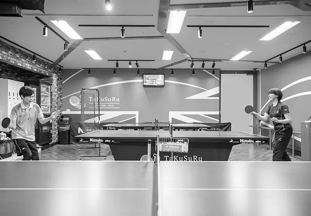 ’18年の世界選手権で使われたものと同仕様の卓球台も設置