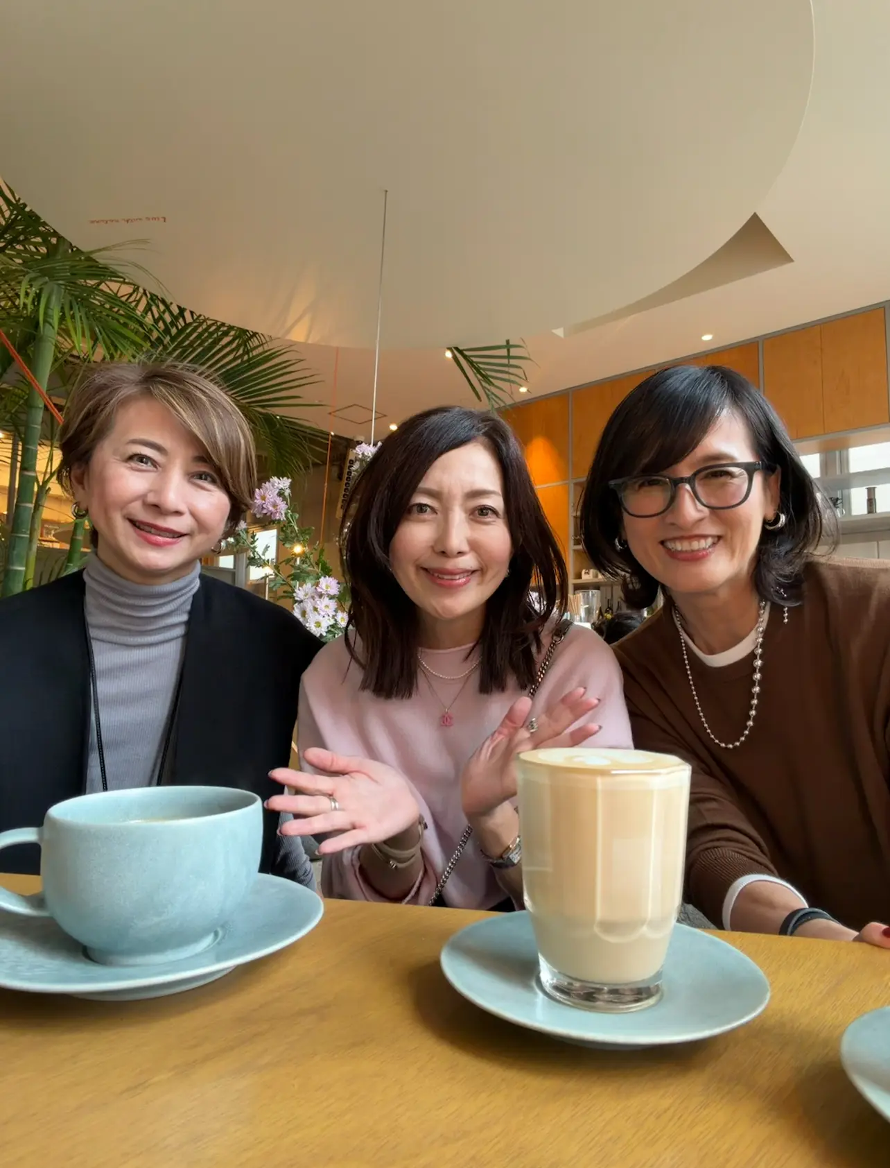 UNIQLOのベロアパンツとピンクニットで中目黒散策_1_9