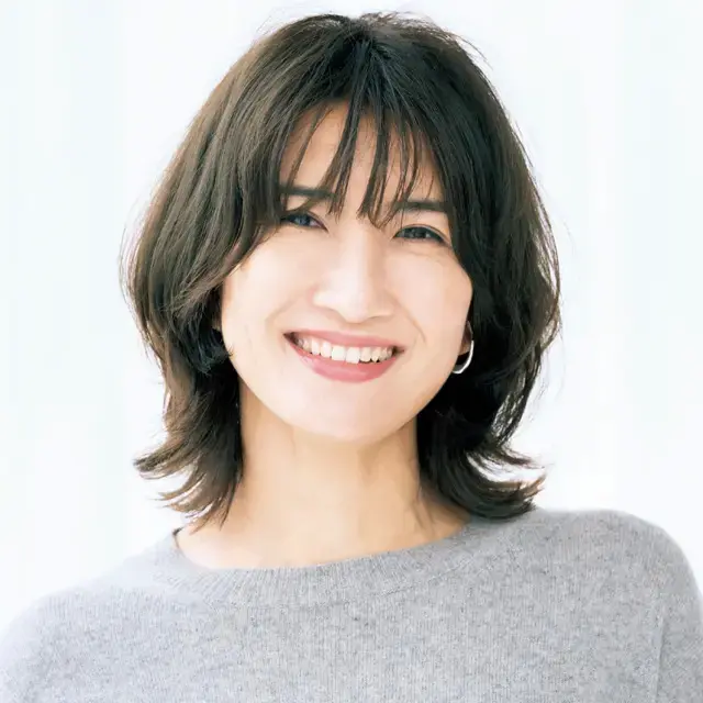 前髪で顔だちをやわらか印象にするボブスタイル