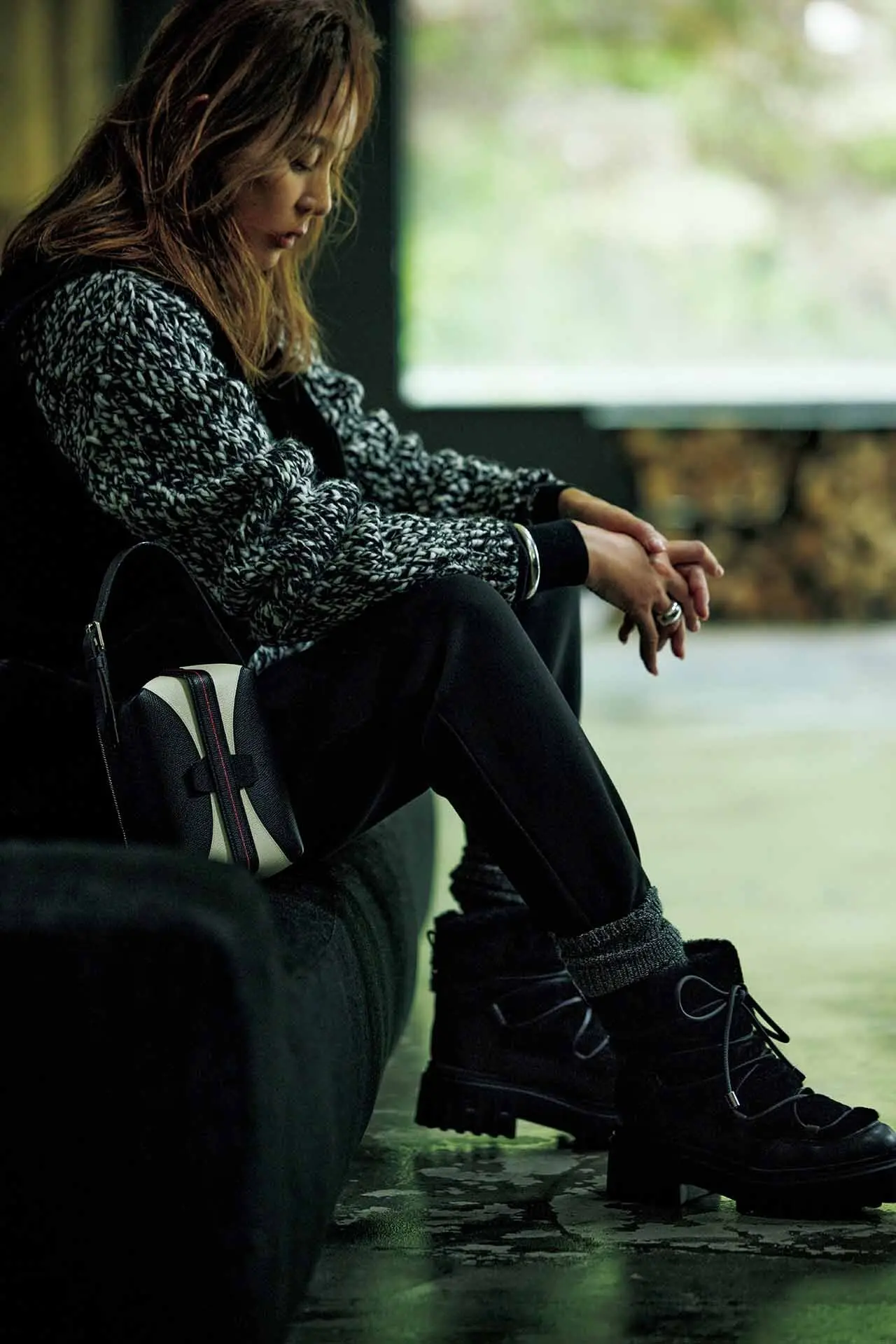 【ラグジュアリーな休日コーデ7選】スタイリスト・戸野塚かおるが提案。カジュアル服をリッチに見せるテクニックとは_1_8