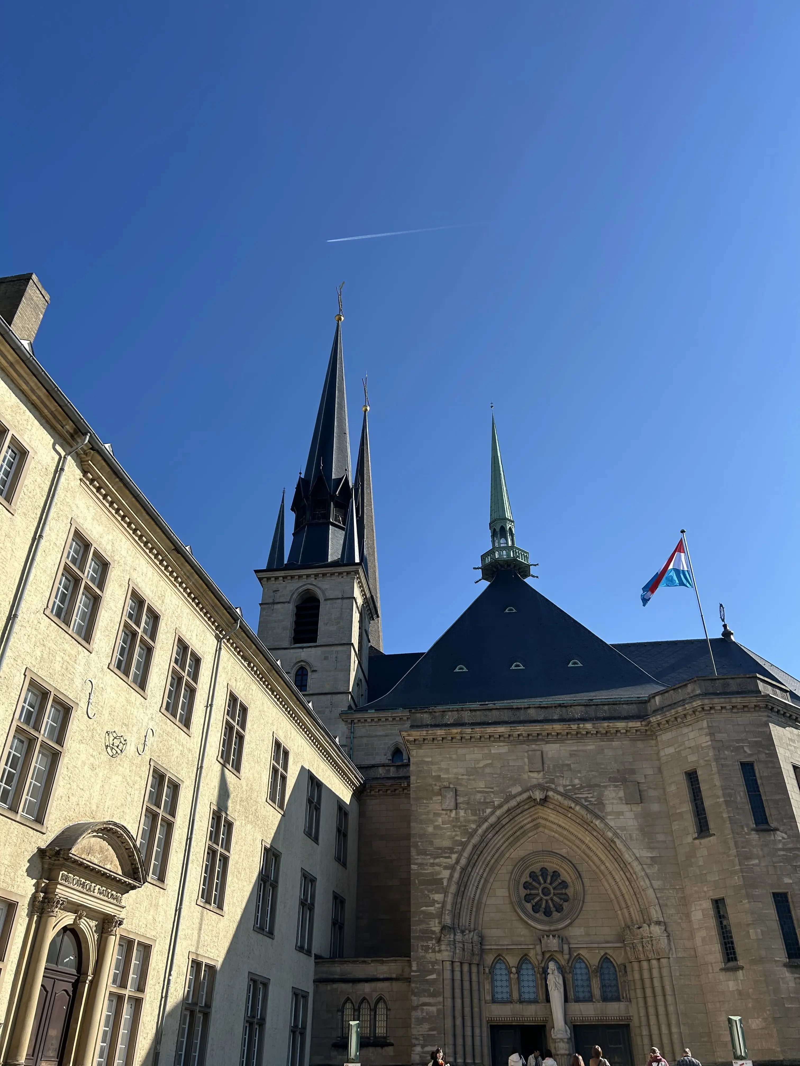 ルクセンブルク〈Groussherzogtum Lëtzebuerg〉ノートルダム大聖堂