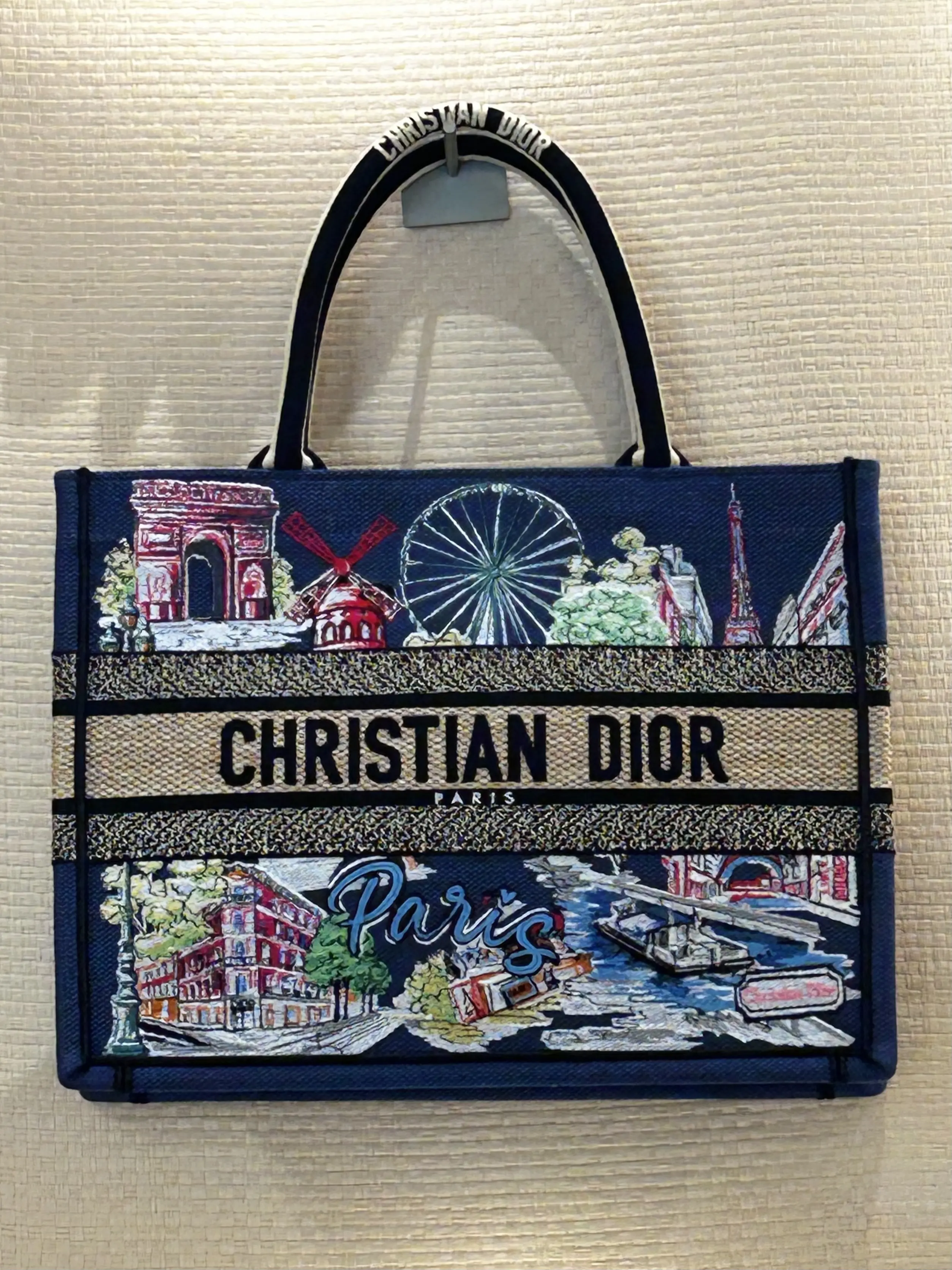 Dior Gold House Bangkok ディオール・ゴールド・ハウス バンコク