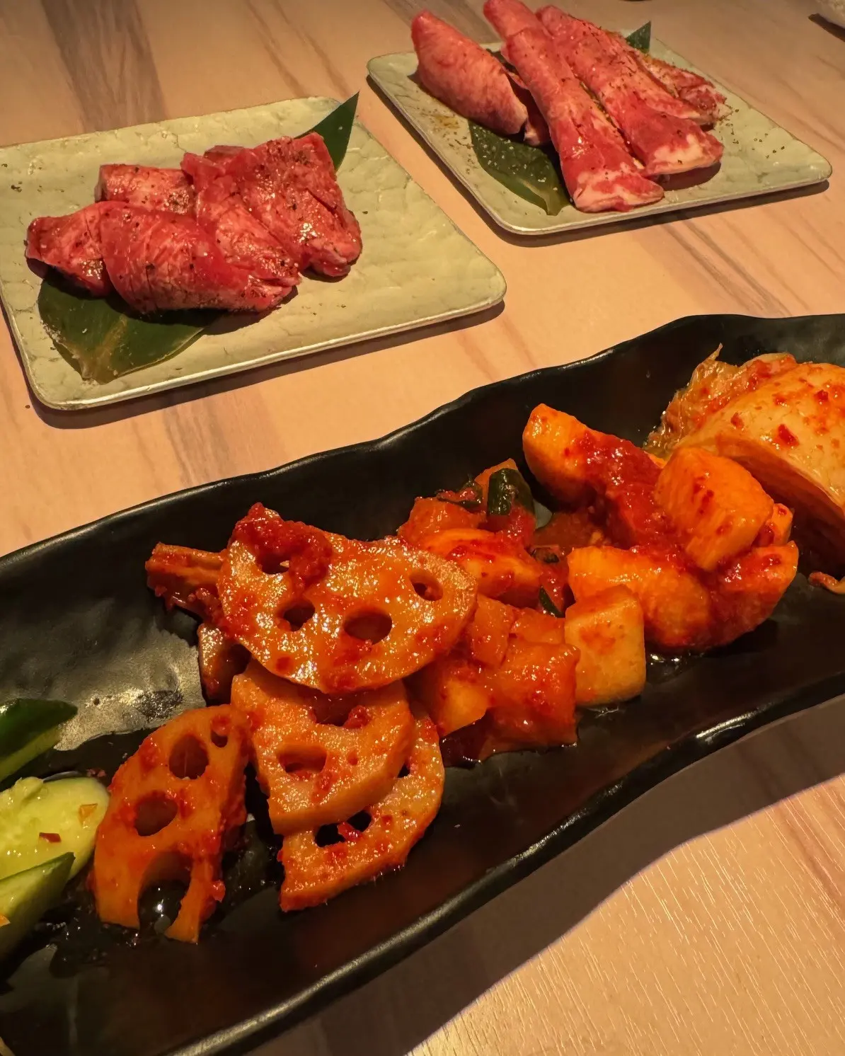 赤をポイントに、品よく。ドライブの日の大人のムートンコート着回し【３日目】_1_2-3