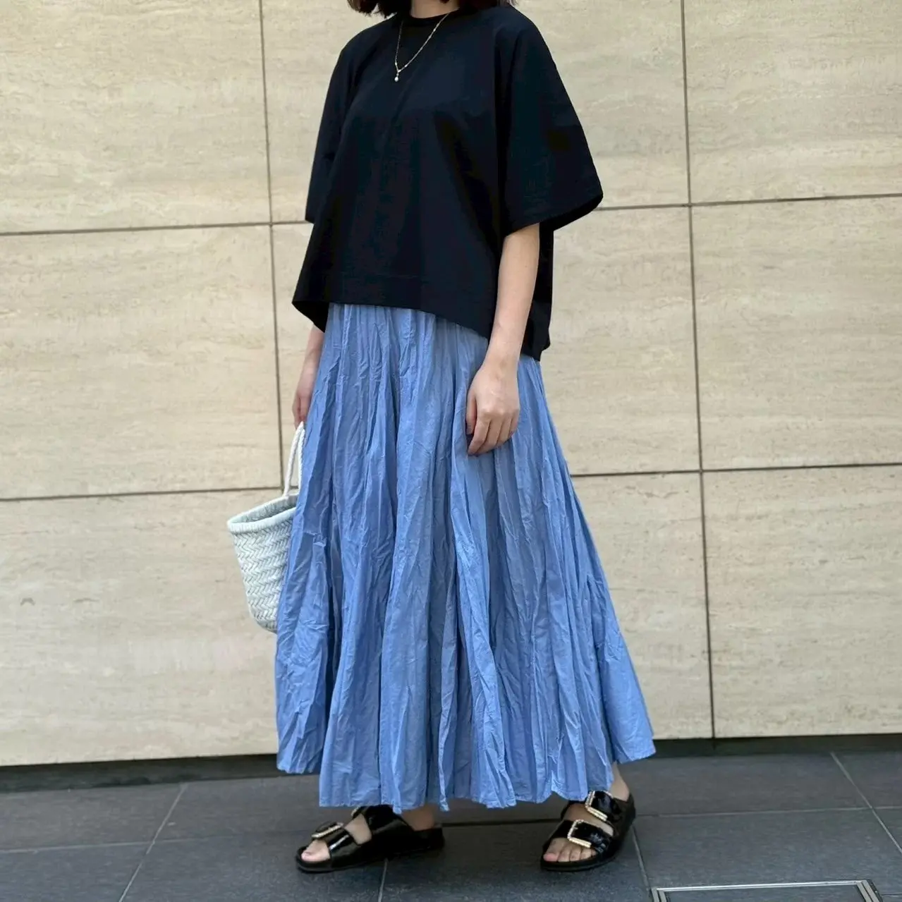【50代 Tシャツ】気温30度 大人に似合う「上質Tシャツ」おすすめコーデ20選_1_36