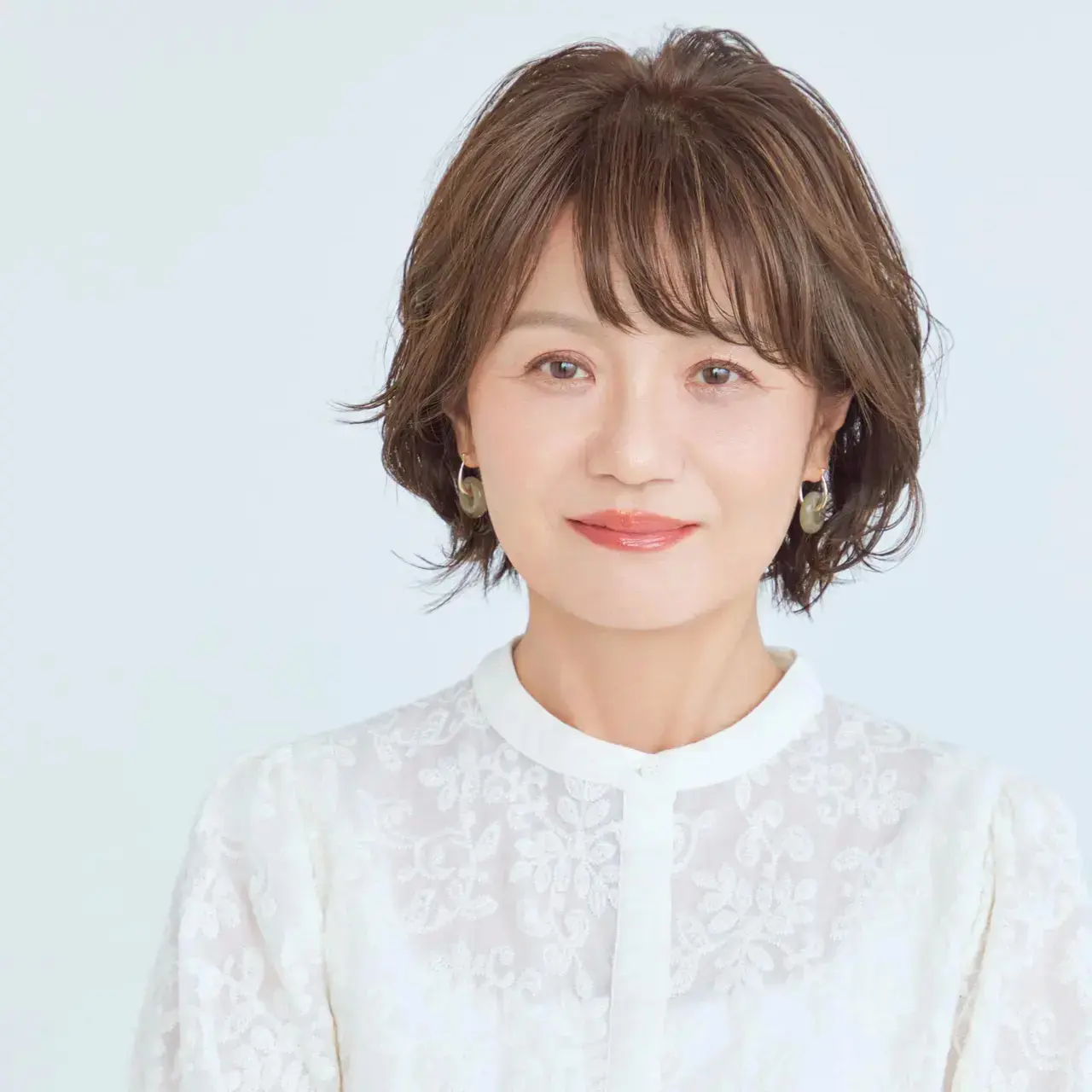 ボリュームアップも華やかさも！長めショートヘア