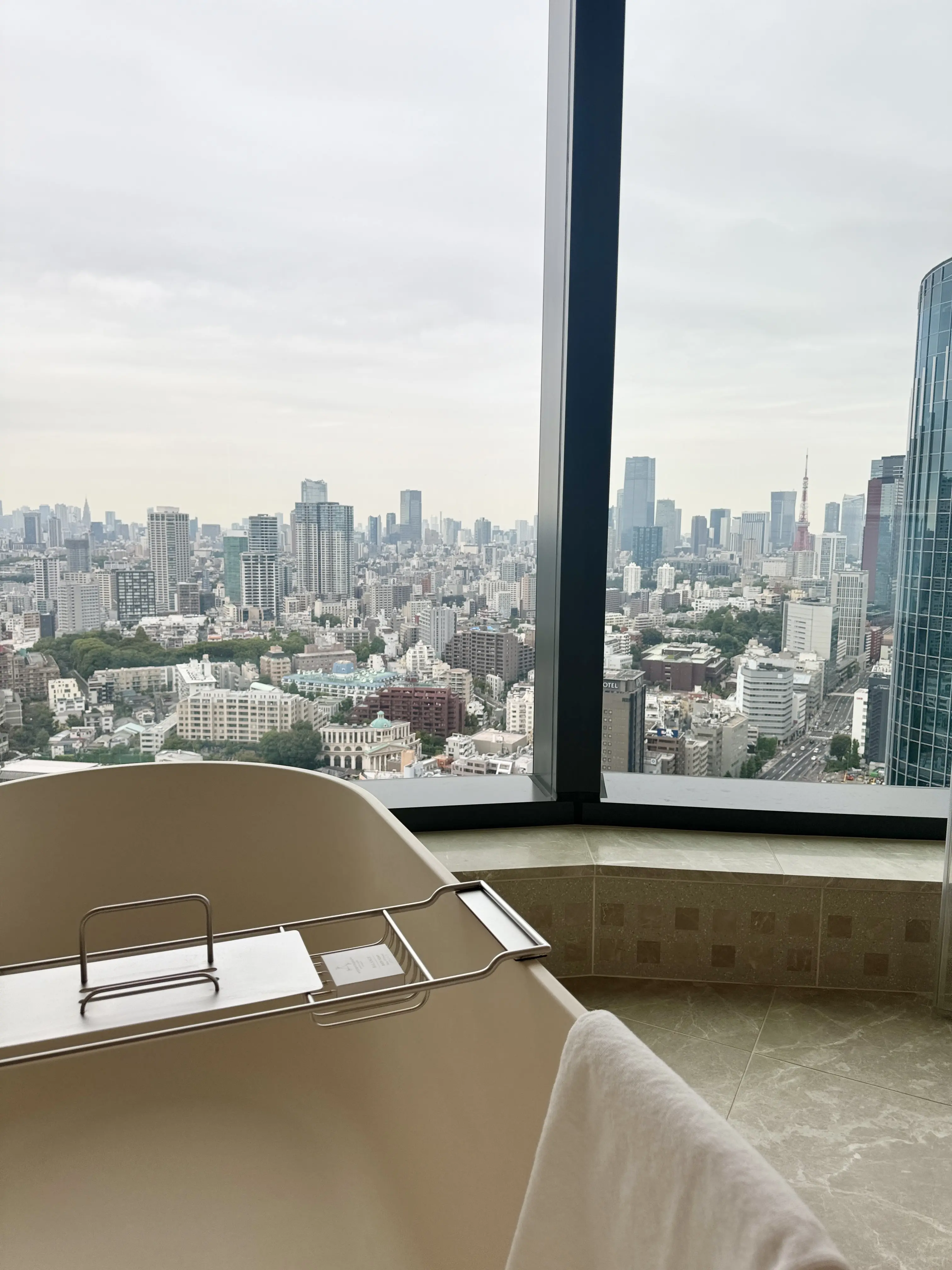 一枚で”華リュクス”なブラウスでホテルステイ✨_1_7