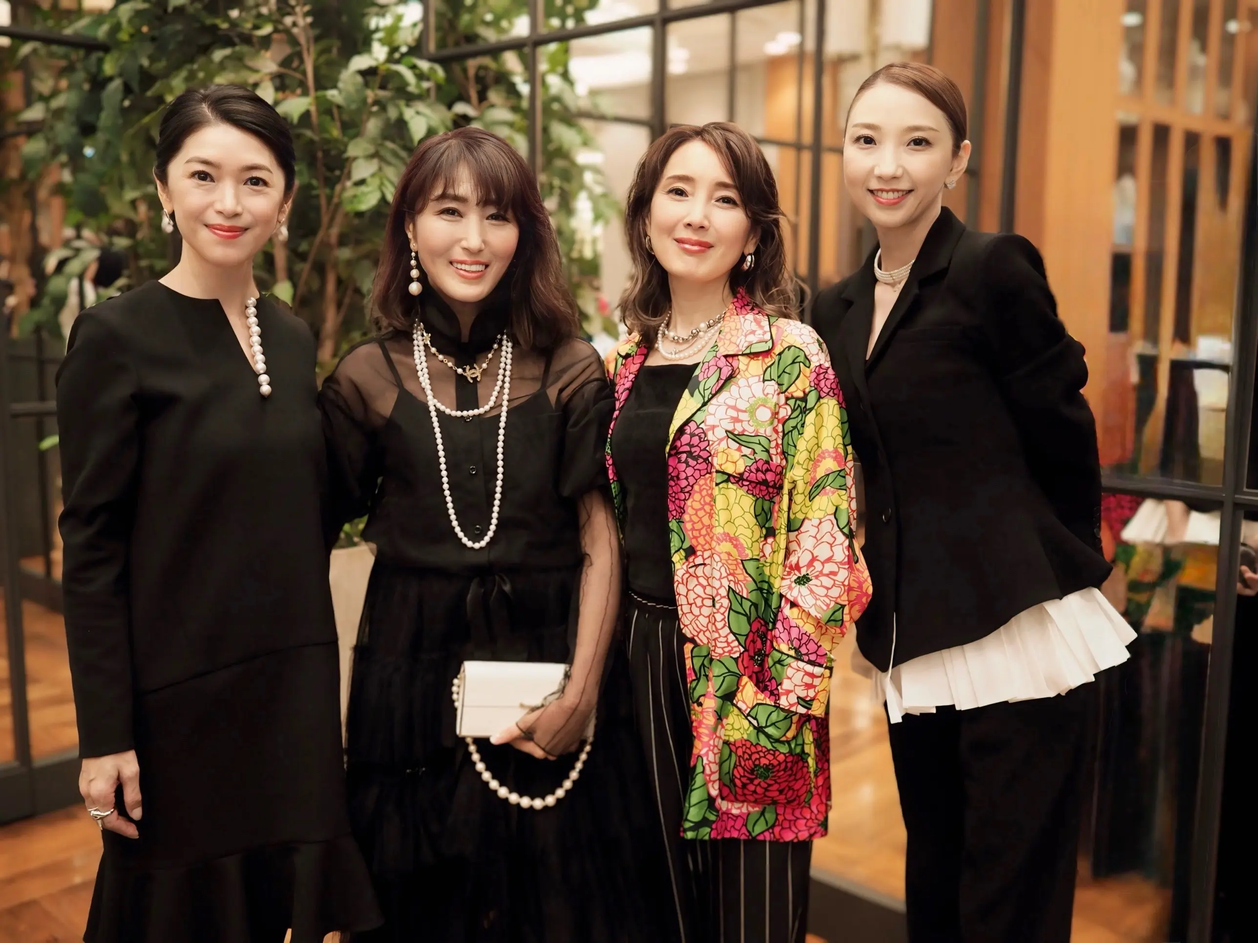 黒セットアップコーデ