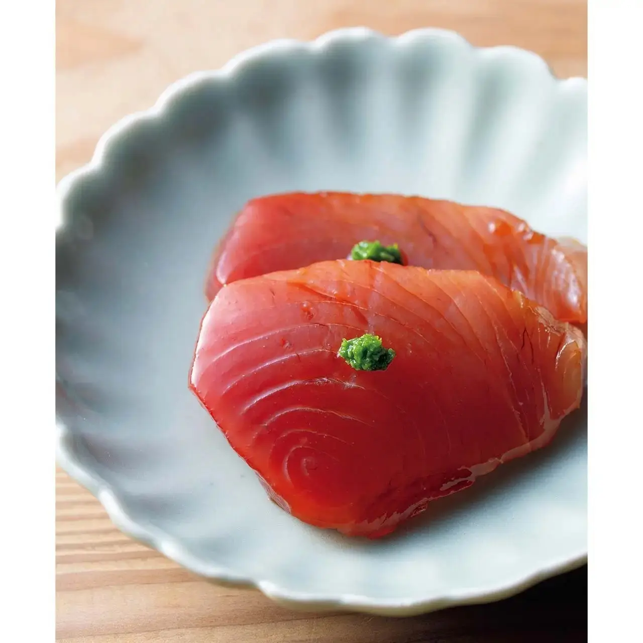 「ヨコワ鮪のづけ」。すり鉢であたった青ねぎがアクセントに