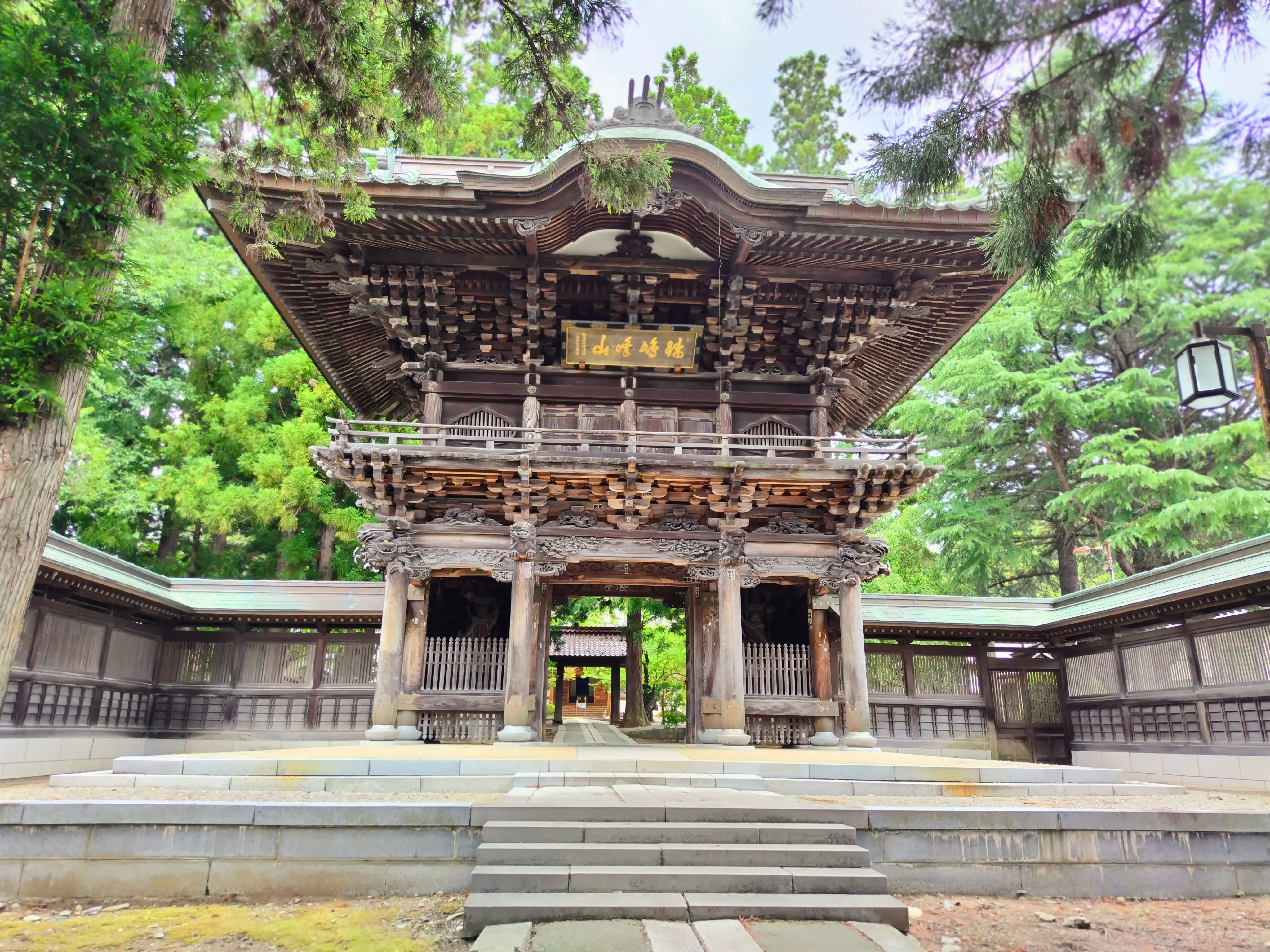 盛岡　報恩寺　山門