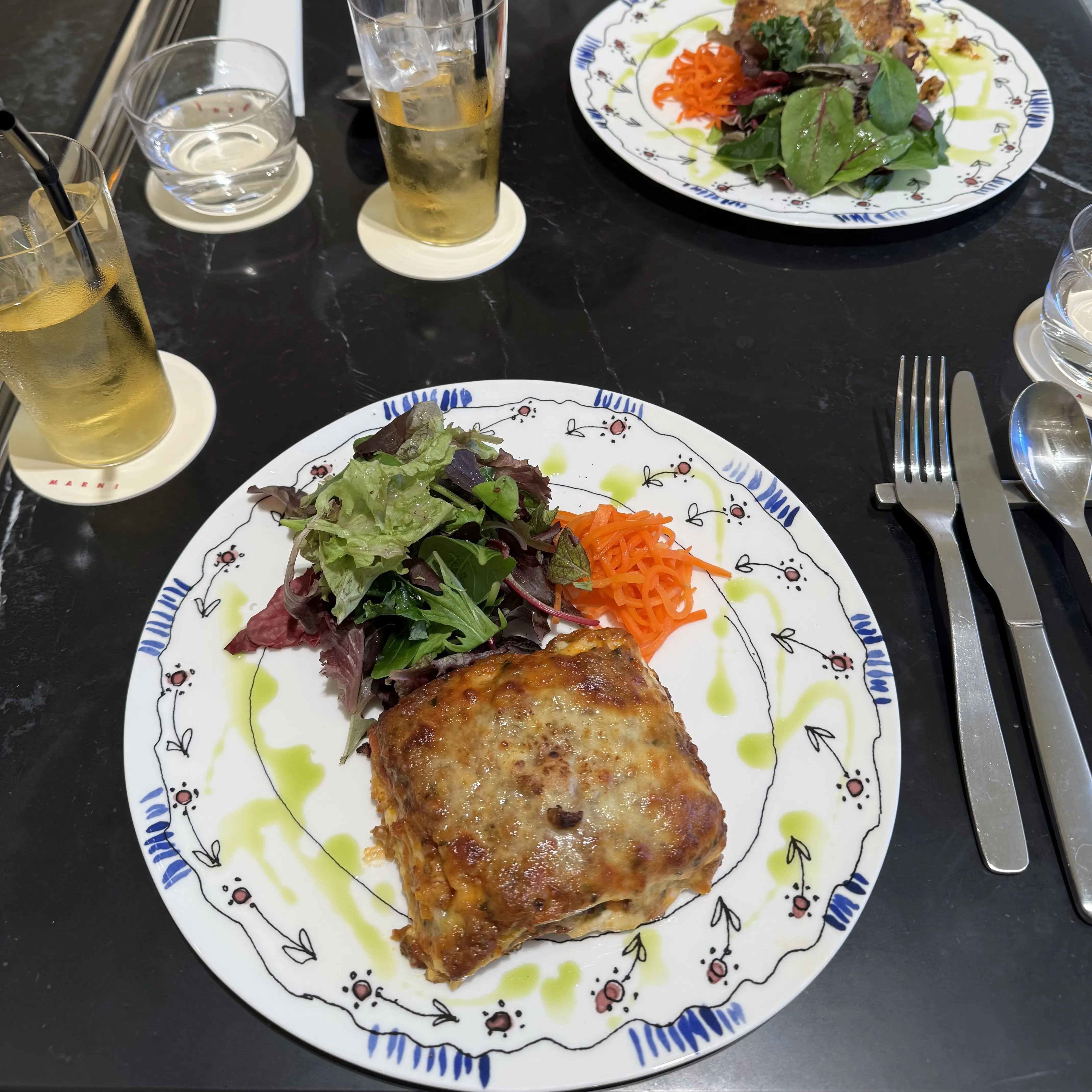 老け見えしないファーコーデで、今年最後の自分へのご褒美ランチ_1_4