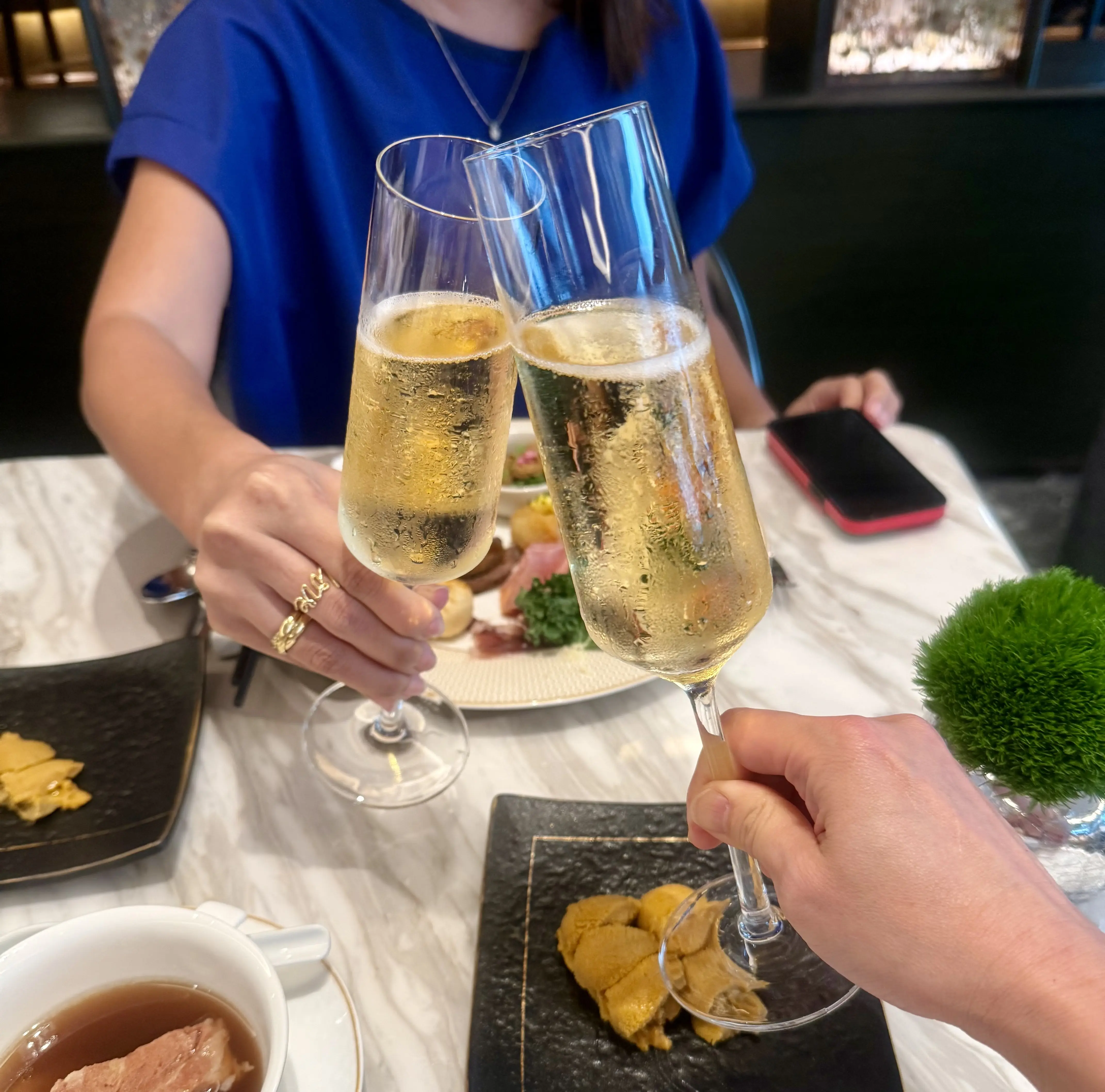 シャンパンで乾杯