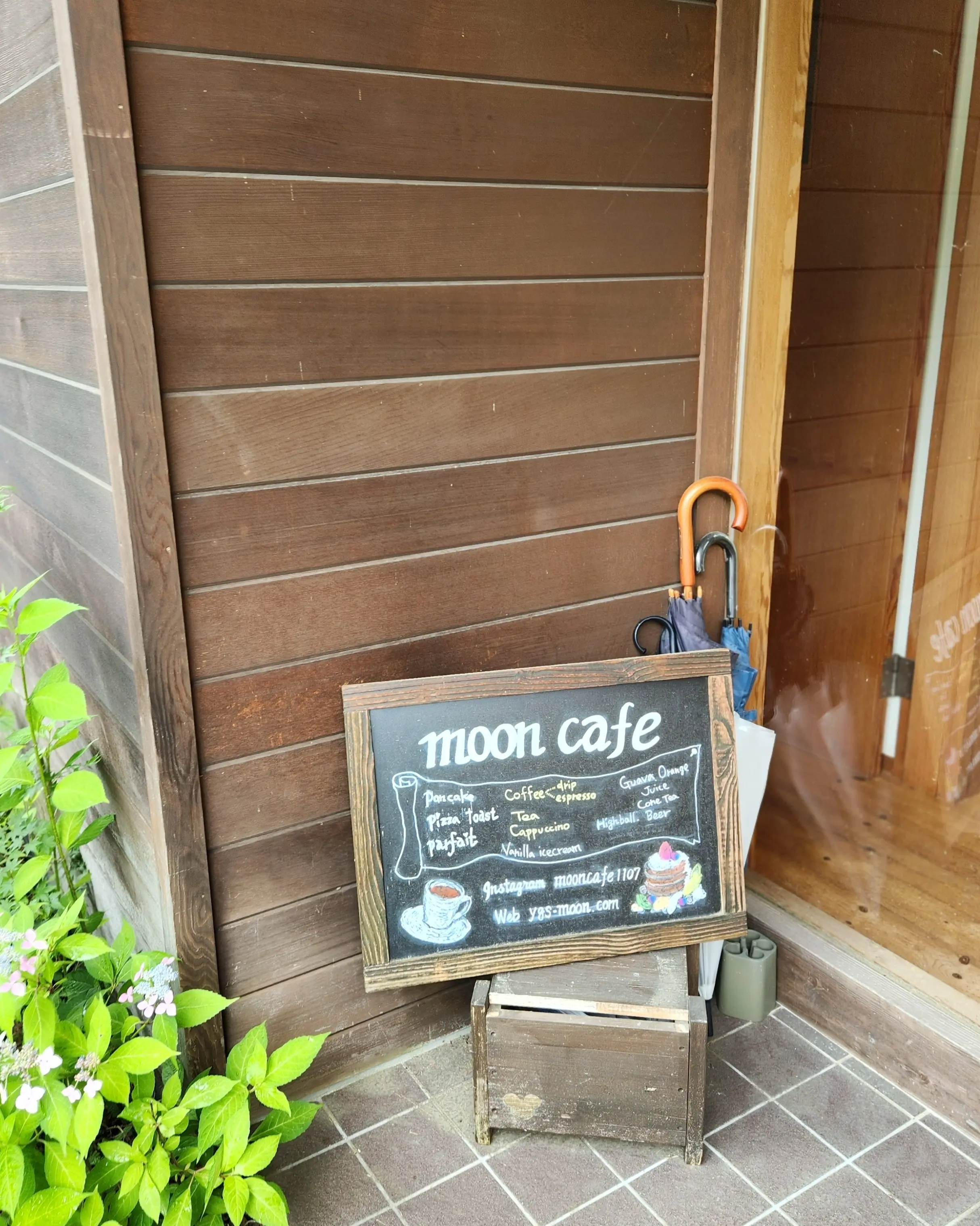 立ち寄らずにはいられないカフェ_1_4-1
