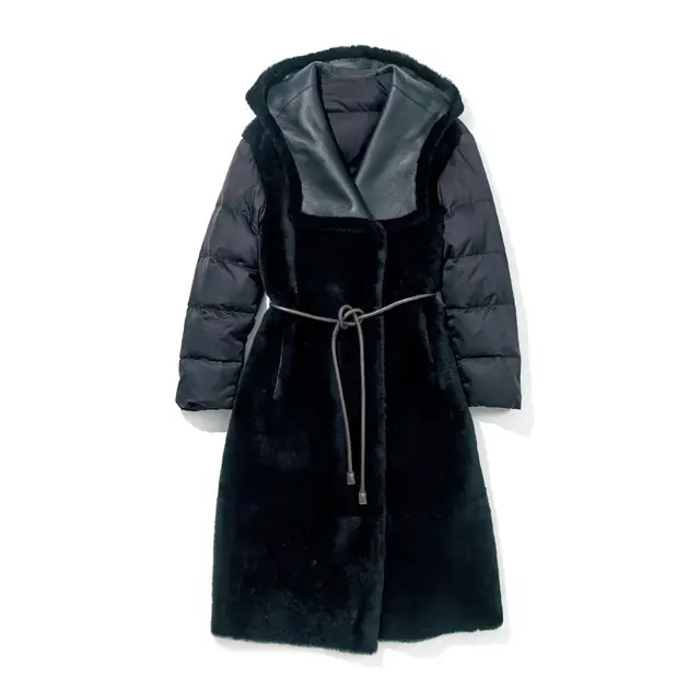 ヘルノのリバーシブルムートンダウンコート