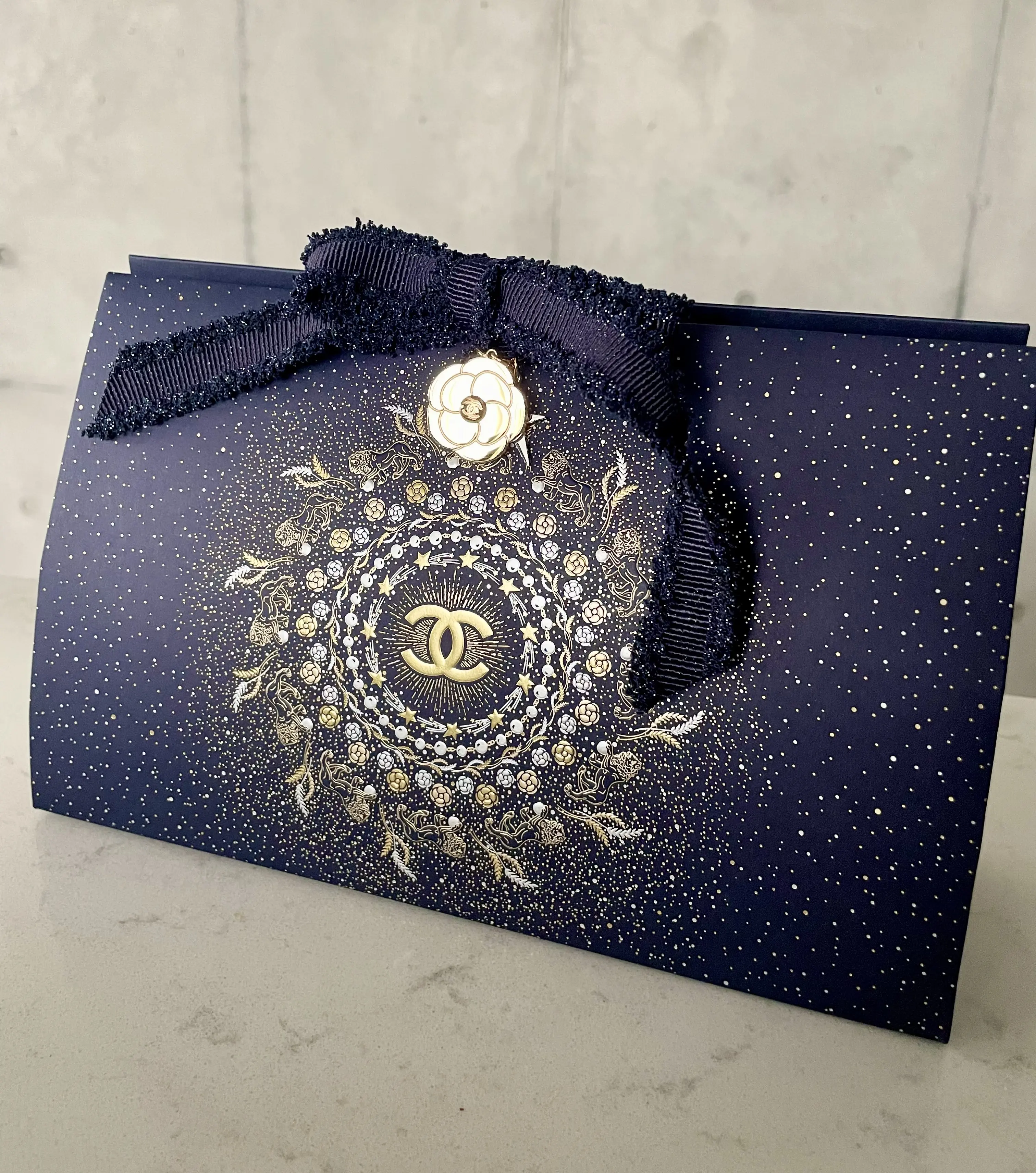 CHANEL☆ホリデー限定コスメ☆ 2024年クリスマスコフレ】シャネル：限定マルチパレットや特別な