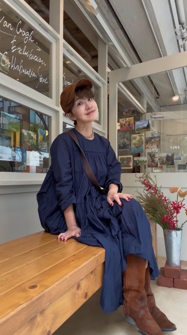 ネイビー×ブラウンで秋色コーデ。神戸おしゃれな空間に包まれるしあわせ_1_1