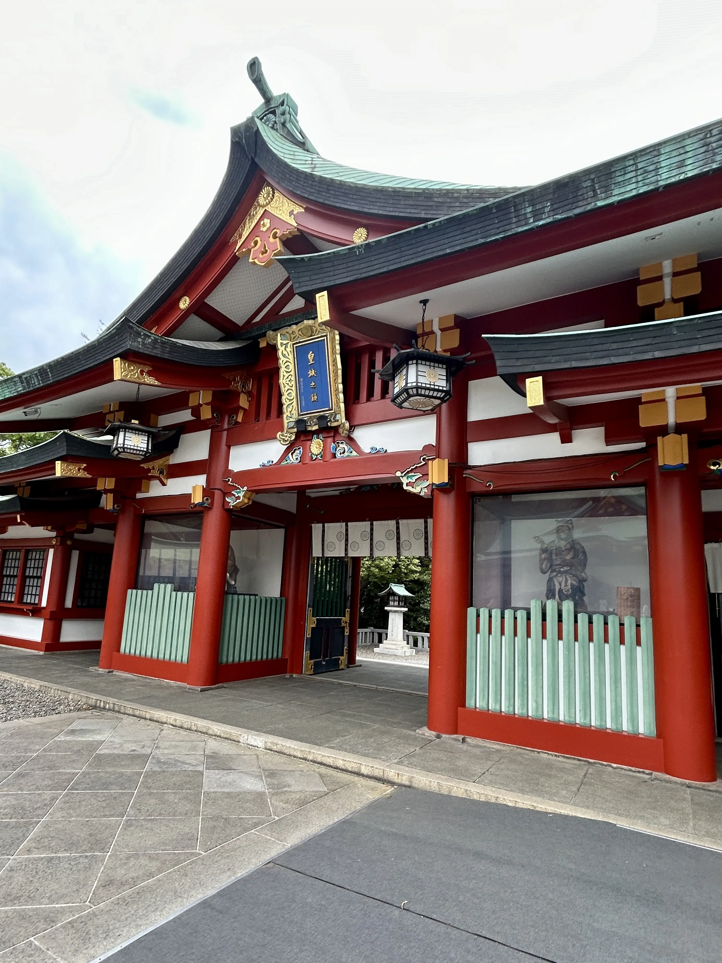 デニムコーデで花散歩　都内屈指のパワースポット日枝神社の藤の花に誘われて_1_2