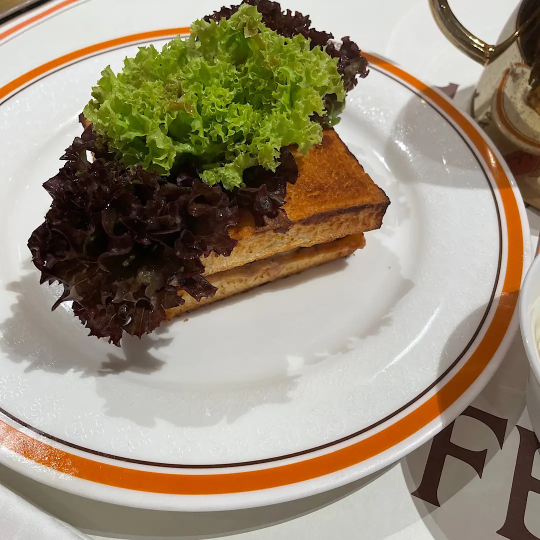 和牛サーロインのフレンチトーストサンドイッチ