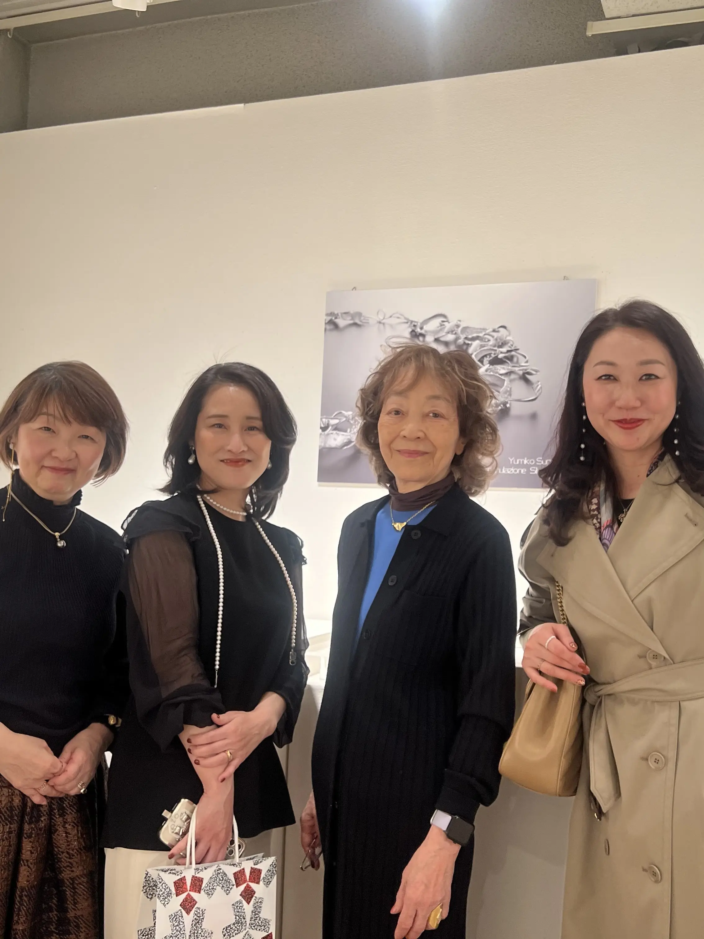 左からご一緒した杏美さん、ジュエリー作家の洋子さん、師匠の菅沼裕美子さん、私