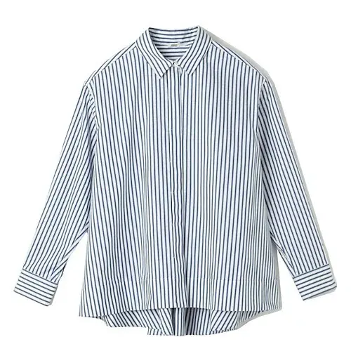 立体的シルエットで50代を美しく見せる「drawell のバックフレアシャツ」_1_14-1