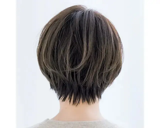 ツヤのある印象にみせる!マッシュショートヘア【50代髪型・ヘアスタイル】