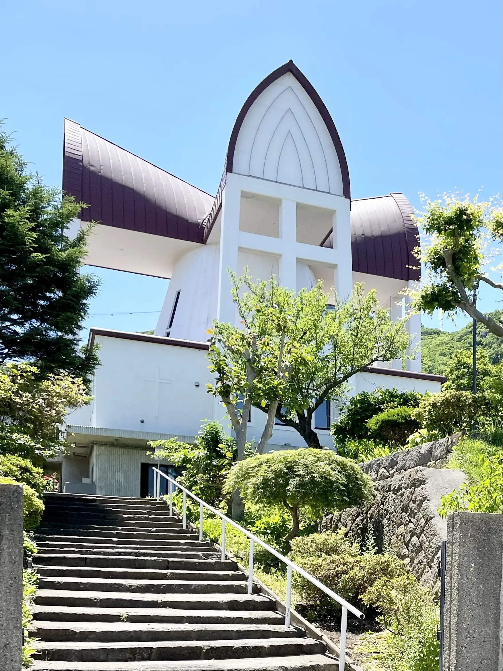 函館聖ヨハネ教会、北海道、函館、名所、有名、観光名所、屋根十字架