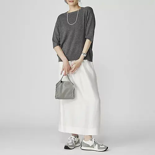 【50代のスニーカー】大人っぽいと話題!〈パトリック〉の名作をエクラ別注で上品見えにアップデート