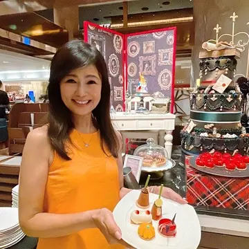 魔法の世界で秋のティータイムを