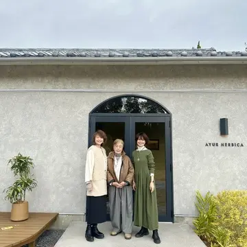 アーユルヴェーダリトリートin AWAJI 10月にオープンしたばかりの Natural Herbs AKARIへ。