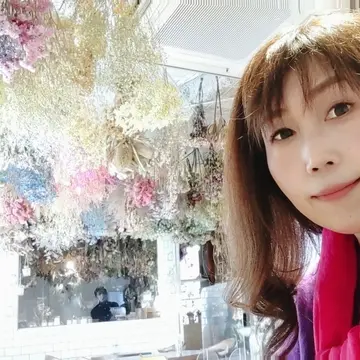 大阪散策と、花に包まれる人気カフェ