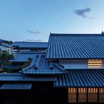 穏やかな瀬戸内の小さな街に、新しい表現の日本旅館『Azumi Setoda』がオープン