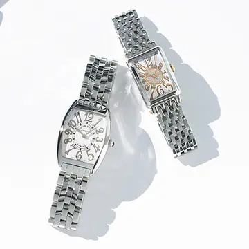 美しい文字盤に見惚れる「フランク ミュラー」の腕時計