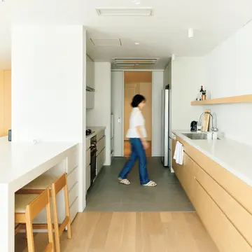 【毎日を快適にする「キッチンリノベーション」】家の中心となる人が集まるキッチンに