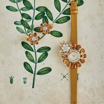 咲き誇る花のように美しい「ヴァン クリーフ＆アーペル」のシークレット ウォッチ【特別な日を照らす幸福感ジュエリー】 