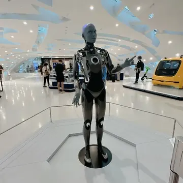 ドバイ未来博物館内のロボット