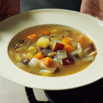 【ウー・ウェン絶品レシピ・冬のご自愛スープ1】食物繊維と栄養たっぷりな「さつまいものミネストローネ」