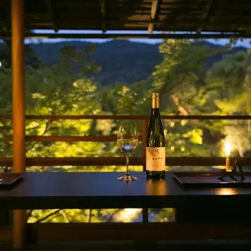 素晴らしい日本庭園を眺めながら、日本ワインを味わう……シャトー・メルシャン『Tasting Nippon』イベントレポート【飲むんだったら、イケてるワインWEB特別篇】