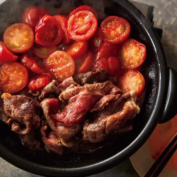 【飛田和緒さんの絶品鍋】トマトの甘みと牛肉が絶品の「トマトすき焼き」