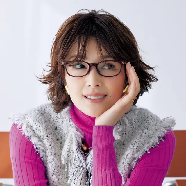 【吉瀬美智子さんのマイ・エターナルスタイル】メガネはファッションの一部として自分らしく楽しむ