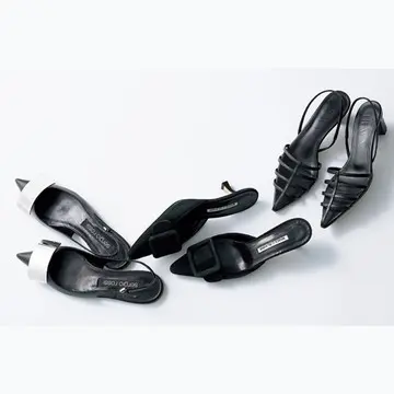 【50代に似合う黒】黒い靴は、ポインテッドトゥでセンシュアルなかっこよさを足もとに取り入れて