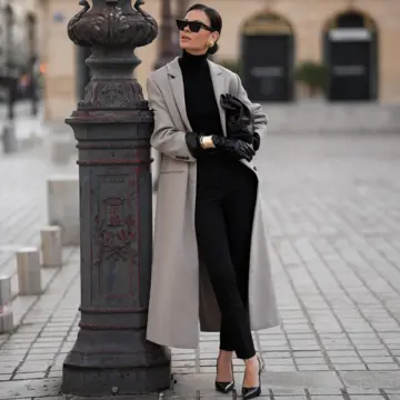 何色を合わせるのが正解？ 黒の上手な着こなし【おしゃれな大人は何着てる？海外ファッションSNAP】